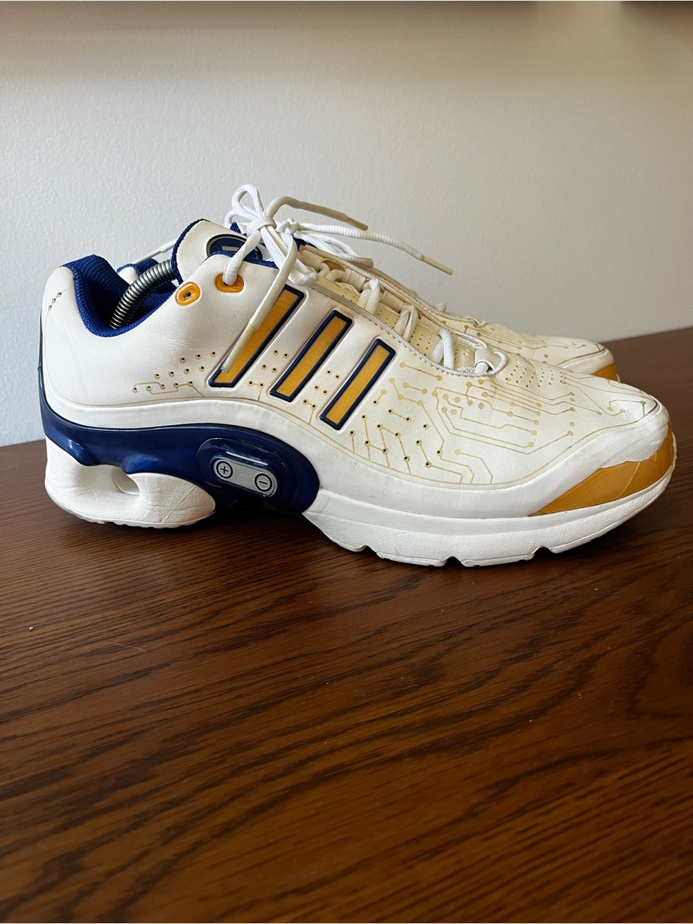 Adidas Intelligence 1 2005 Smart Running Sneakers White/Blue/Gold 10 Rare Y2K